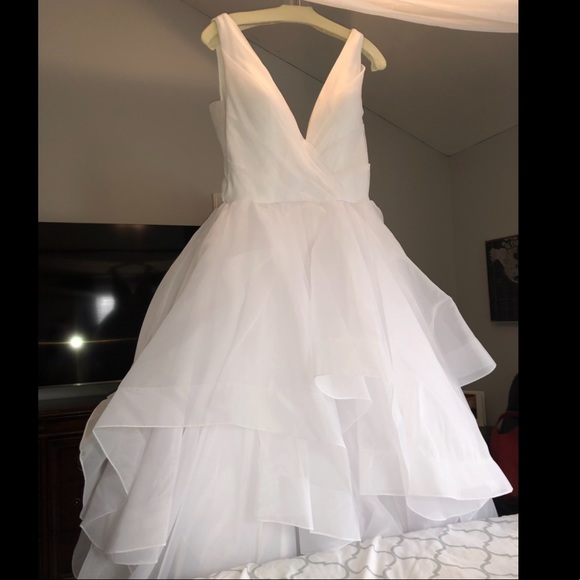 Wedding dress - Picture 8 of 8